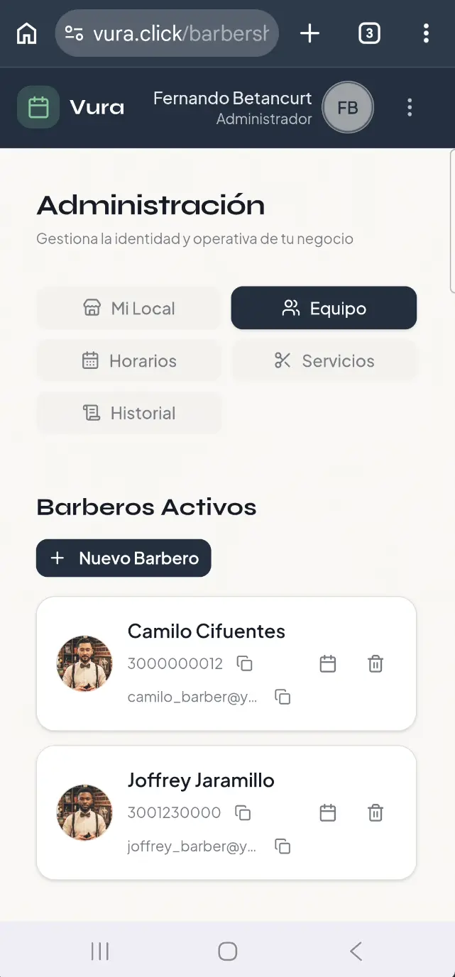 Gestión de barberos en el panel de administración de Vura
